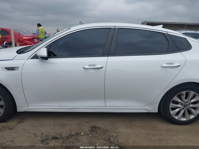 2017 KIA OPTIMA LX thumbnail 14