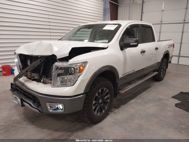 2018 Nissan TITAN PRO-4X 照片 2