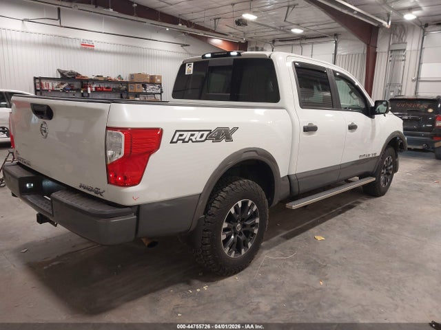 2018 Nissan TITAN PRO-4X 照片 4