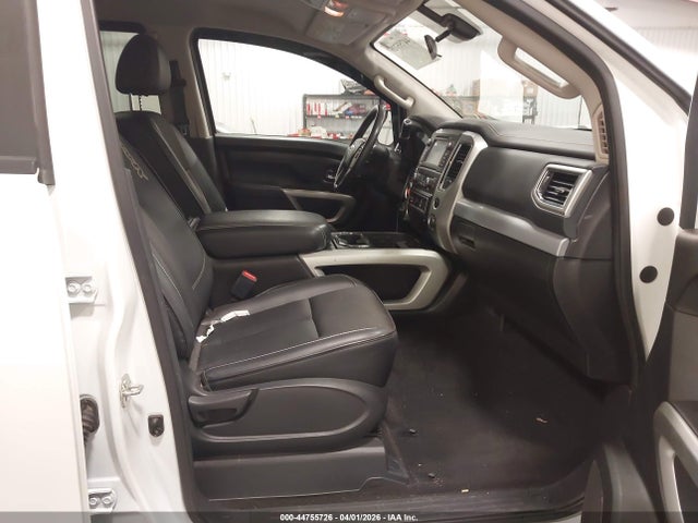 2018 Nissan TITAN PRO-4X 照片 5