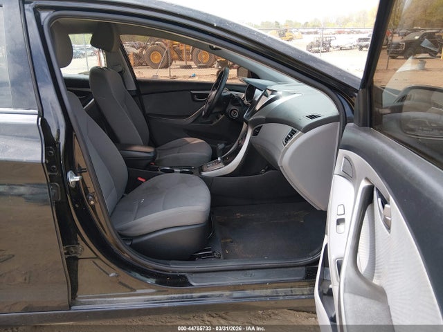 HYUNDAI ELANTRA GLS - 5