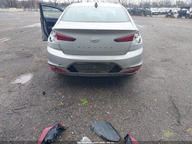 HYUNDAI ELANTRA SEL - 6