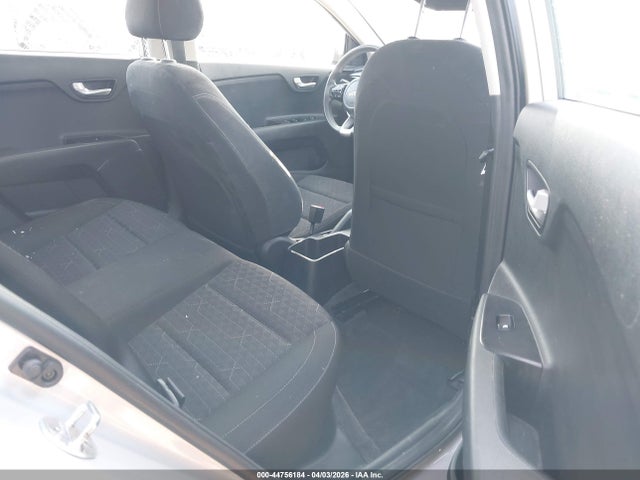 KIA RIO LX - 8