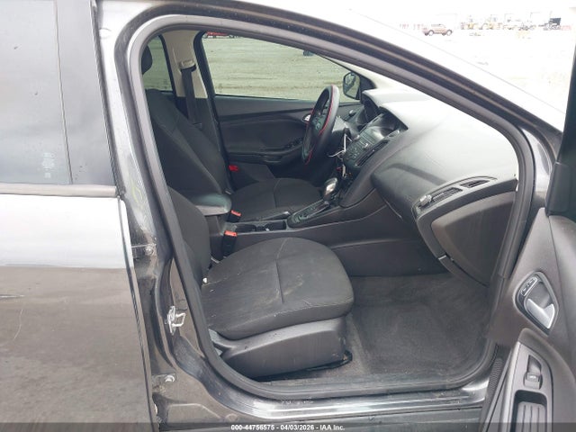 FORD FOCUS SE - 5