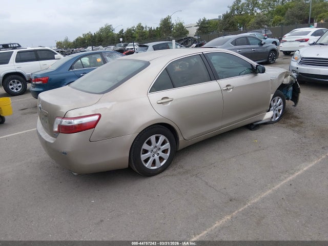 TOYOTA CAMRY - 4