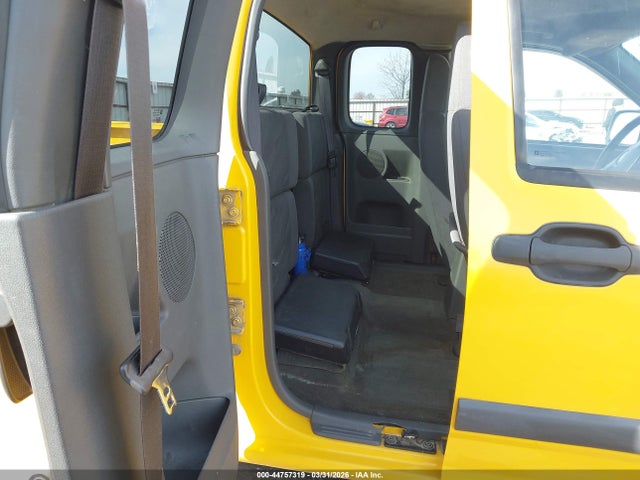 CHEVROLET COLORADO LS - 8