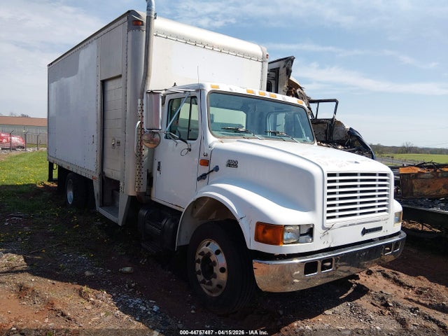 1999 INTERNATIONAL 4000 4700