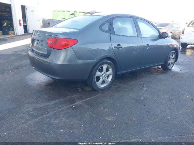 HYUNDAI ELANTRA SE - 4