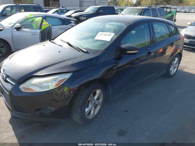 FORD FOCUS SE - 2