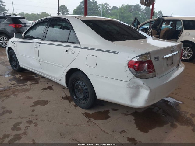 TOYOTA CAMRY - 3