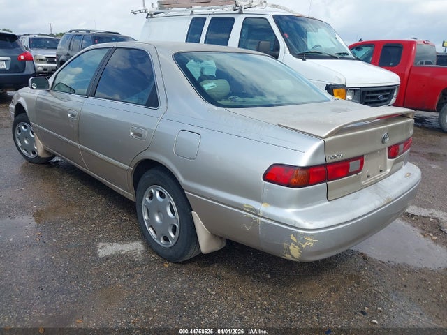 TOYOTA CAMRY - 3