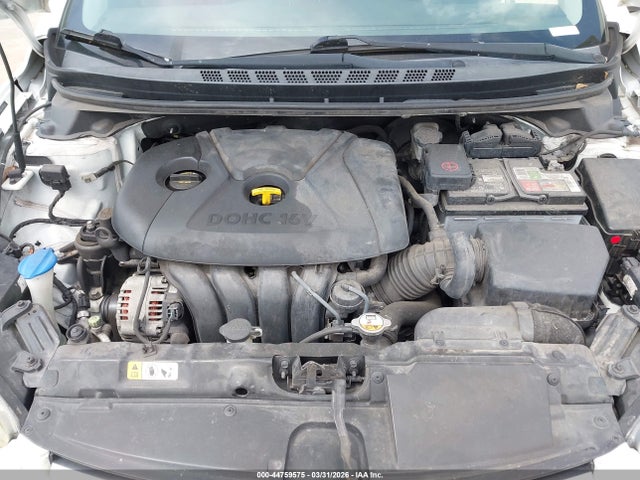 HYUNDAI ELANTRA SE - 10