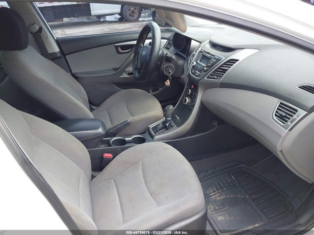 HYUNDAI ELANTRA SE - 5