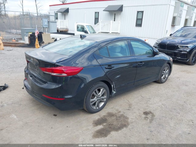 HYUNDAI ELANTRA SE - 4