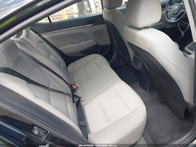 HYUNDAI ELANTRA SE - 8