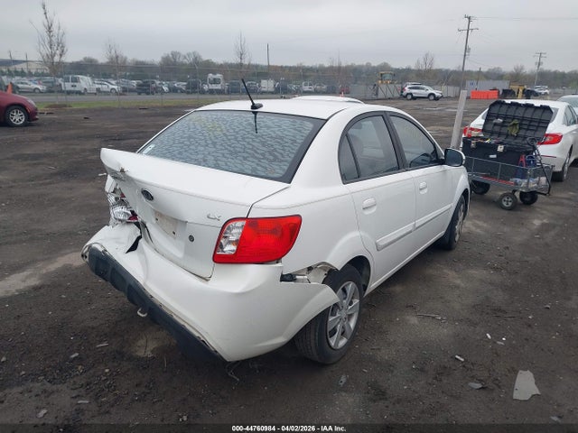 KIA RIO LX - 4
