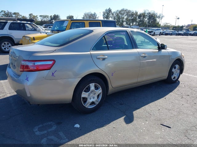 TOYOTA CAMRY - 4