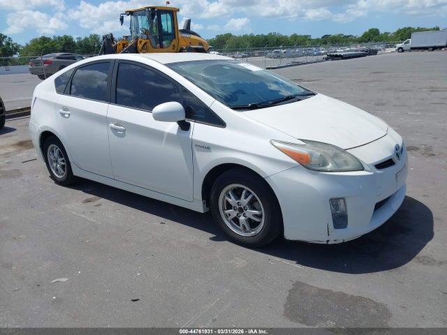 TOYOTA PRIUS - 1