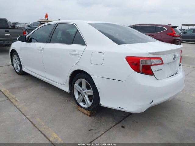 TOYOTA CAMRY - 3