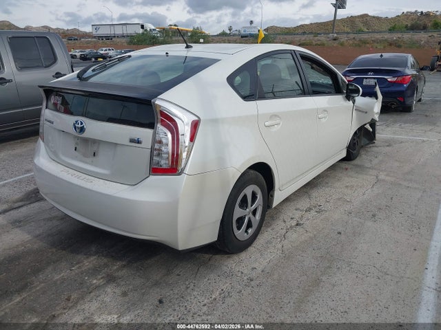 TOYOTA PRIUS - 4