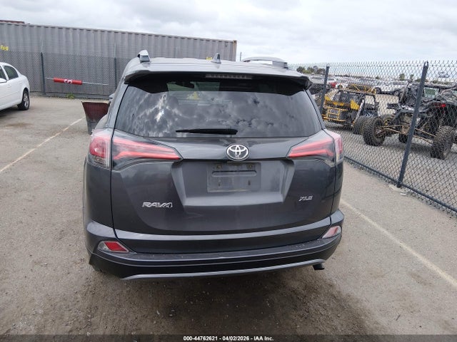 2018 TOYOTA RAV4 XLE 17