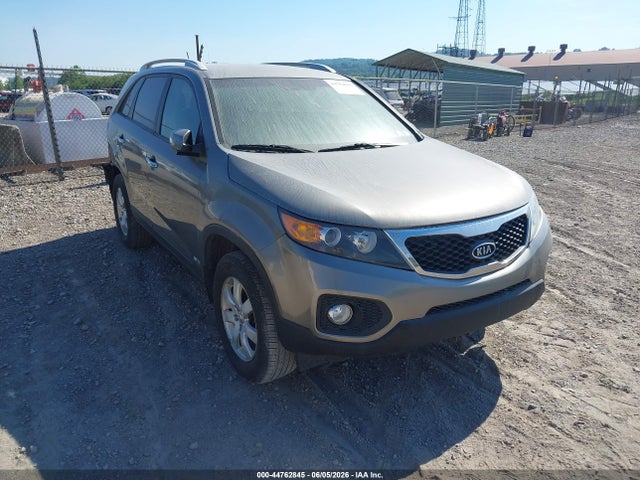 2013 KIA SORENTO LX