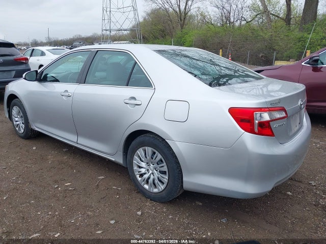 TOYOTA CAMRY - 3