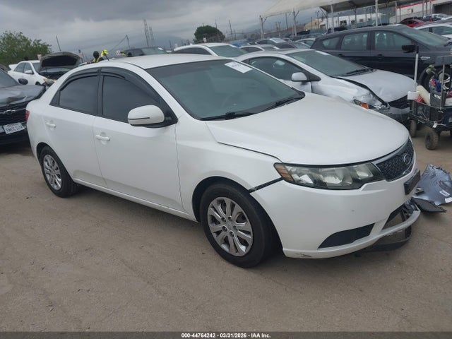 KIA FORTE EX - 1