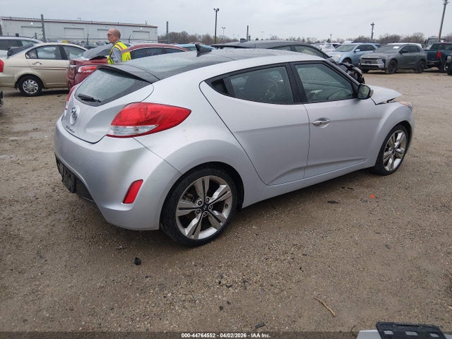 HYUNDAI VELOSTER VALUE EDITION - 4