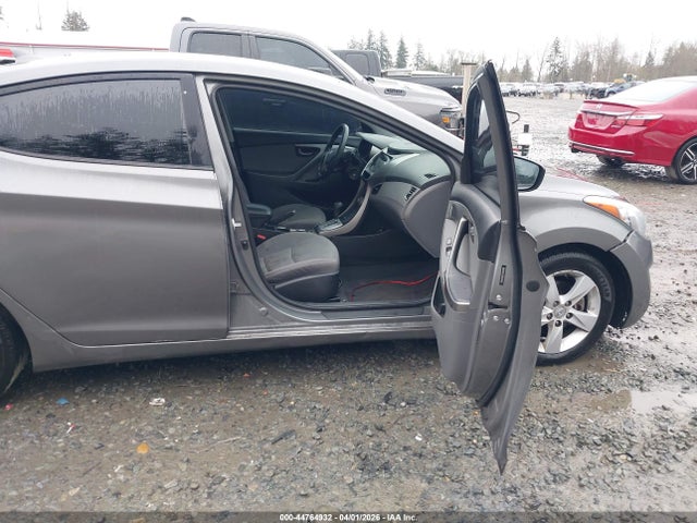 HYUNDAI ELANTRA GLS - 5