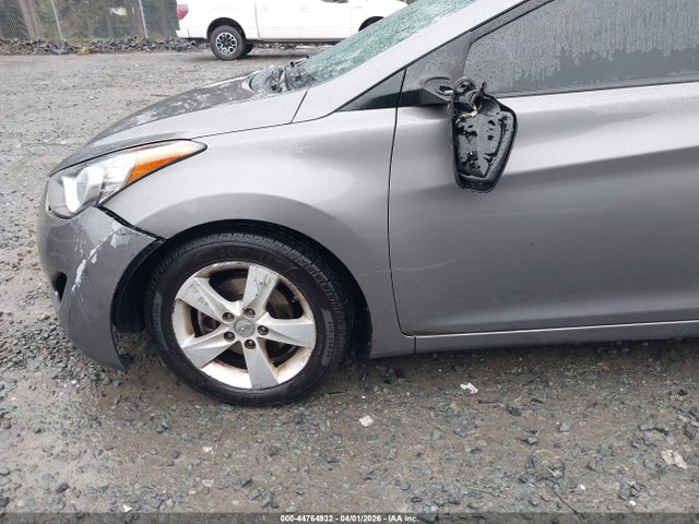 HYUNDAI ELANTRA GLS - 6