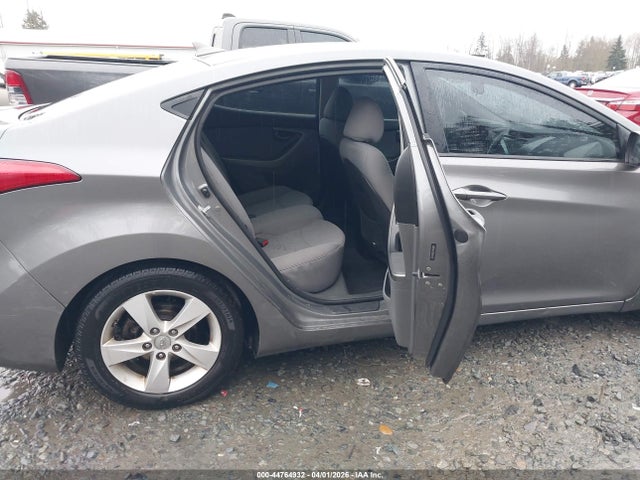 HYUNDAI ELANTRA GLS - 8