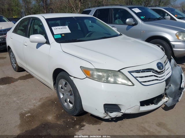 TOYOTA CAMRY - 1