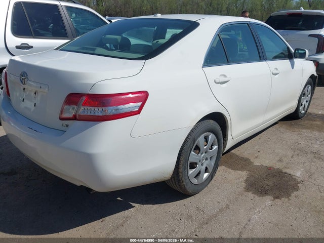 TOYOTA CAMRY - 4