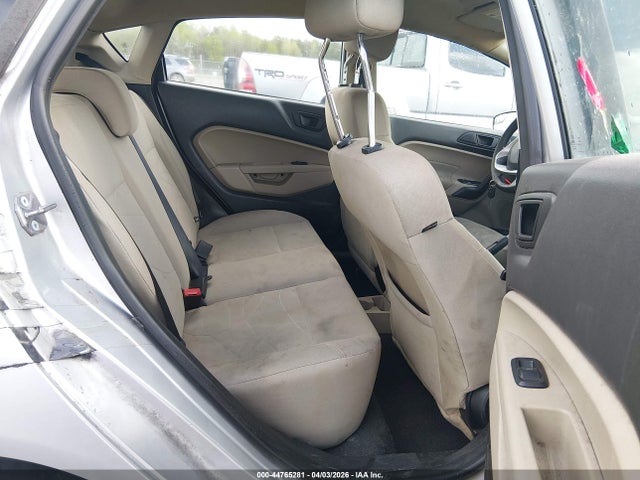 FORD FIESTA SE - 8