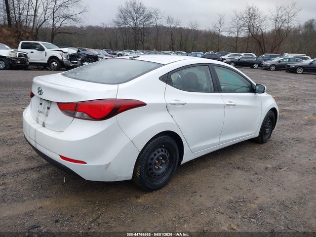 HYUNDAI ELANTRA SE - 4
