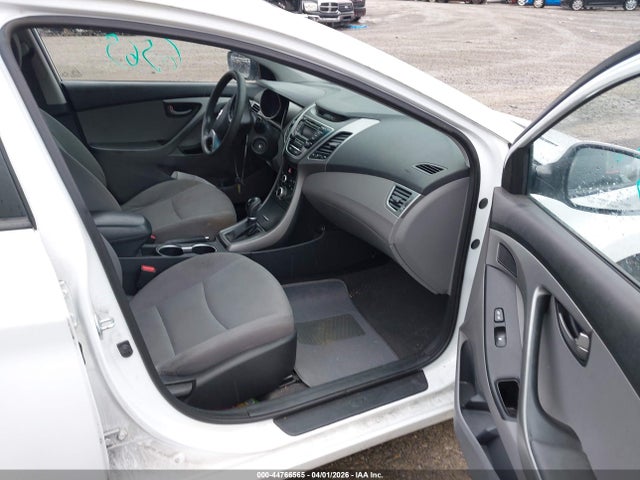 HYUNDAI ELANTRA SE - 5