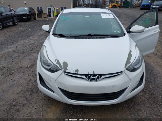 HYUNDAI ELANTRA SE - 6