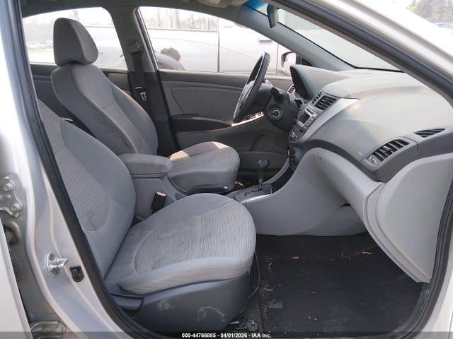 HYUNDAI ACCENT SE - 5