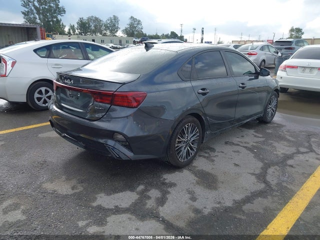 KIA FORTE GT-LINE - 4