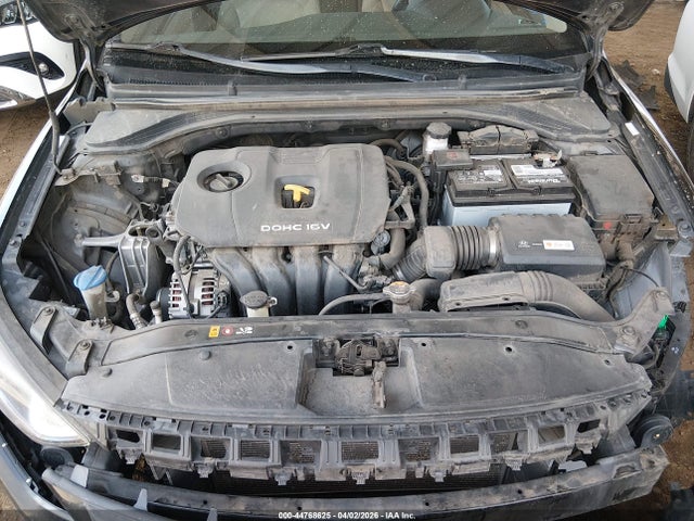 HYUNDAI ELANTRA VALUE EDITION - 10