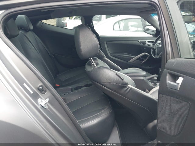 HYUNDAI VELOSTER TURBO - 8