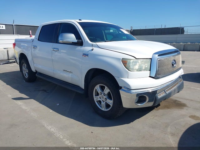 TOYOTA TUNDRA - 1