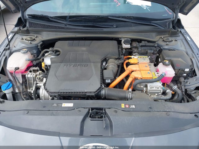 HYUNDAI ELANTRA HYBRID LIMITED - 10