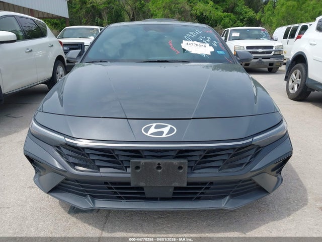 HYUNDAI ELANTRA HYBRID LIMITED - 6