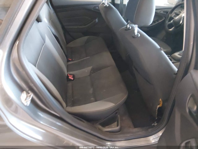 FORD FOCUS SE - 8