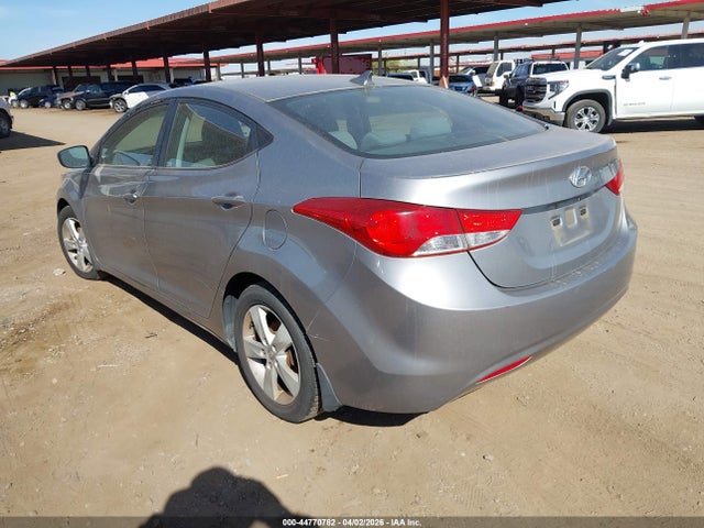 HYUNDAI ELANTRA GLS - 3