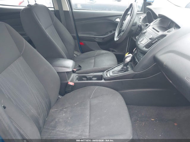 FORD FOCUS SE - 5