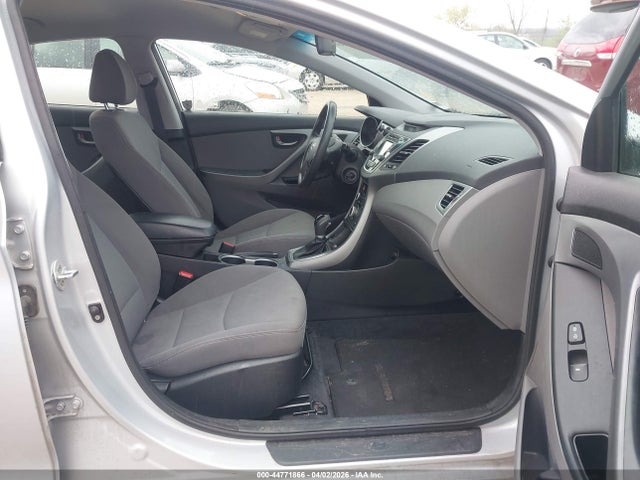 HYUNDAI ELANTRA SE - 5