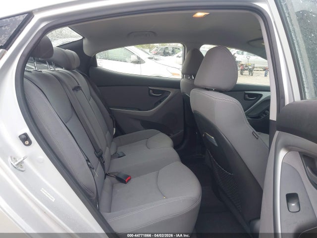 HYUNDAI ELANTRA SE - 8